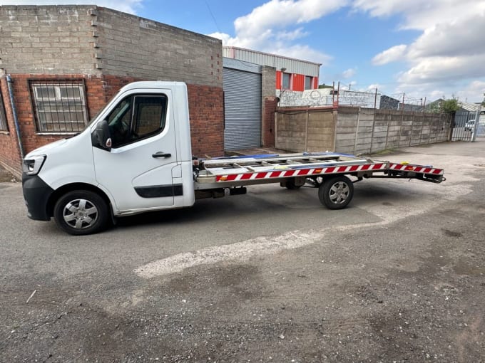 2025 Renault Master