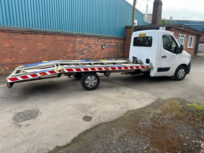 2025 Renault Master