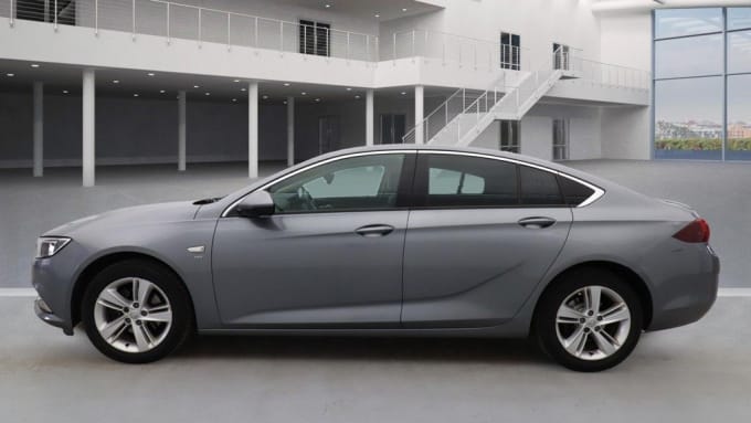2025 Vauxhall Insignia