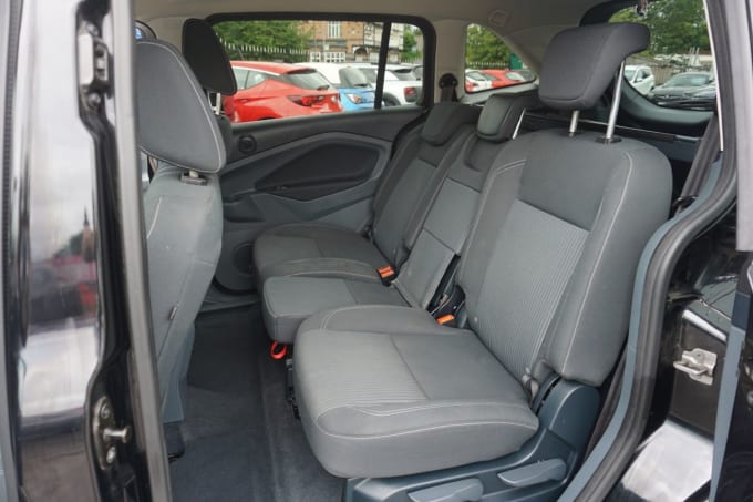 2025 Ford Grand C-max