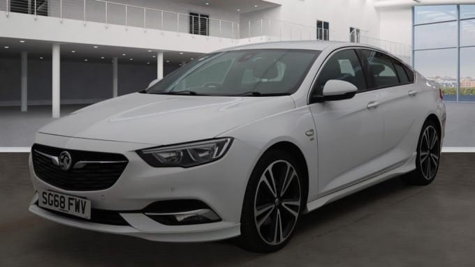 2025 Vauxhall Insignia