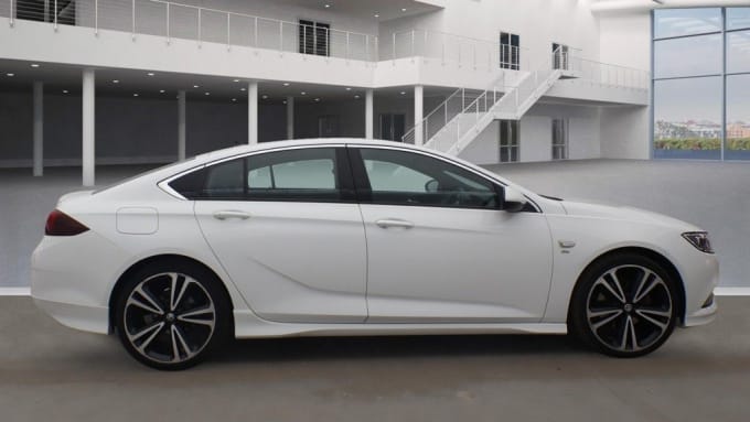 2025 Vauxhall Insignia