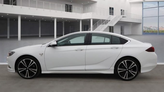 2025 Vauxhall Insignia