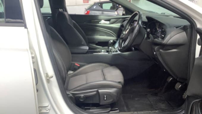 2025 Vauxhall Insignia