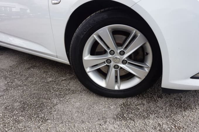 2025 Vauxhall Insignia