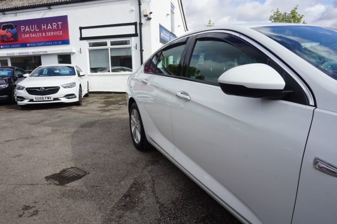 2025 Vauxhall Insignia
