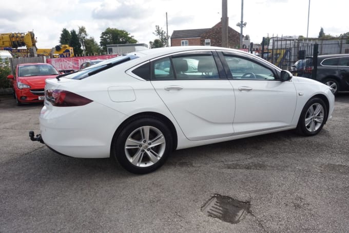 2025 Vauxhall Insignia