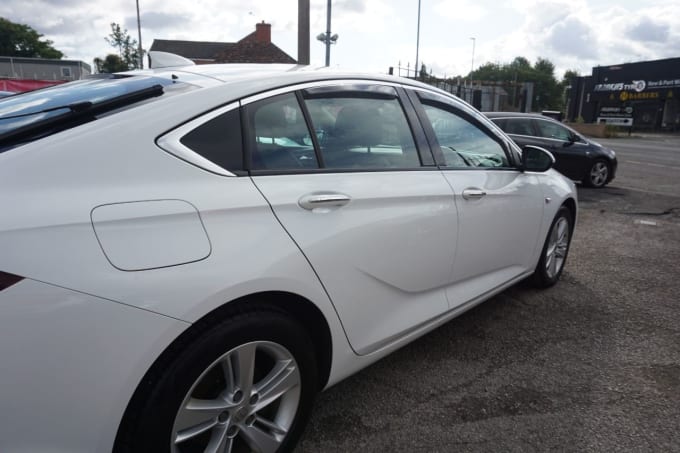 2025 Vauxhall Insignia