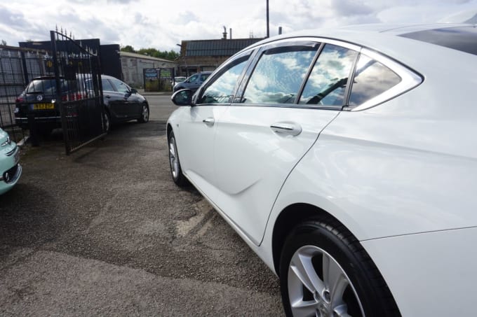 2025 Vauxhall Insignia
