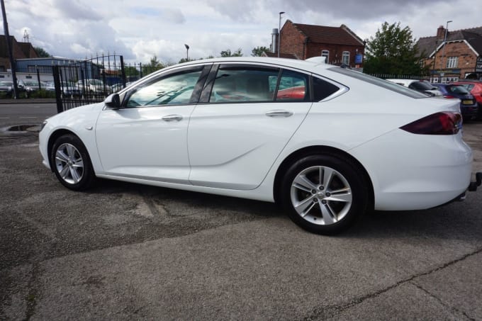 2025 Vauxhall Insignia