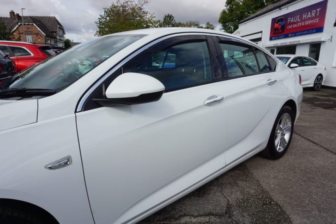 2025 Vauxhall Insignia