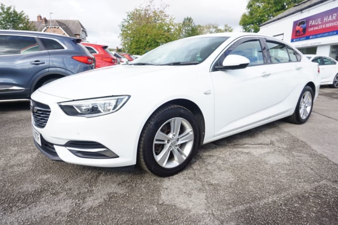 2025 Vauxhall Insignia