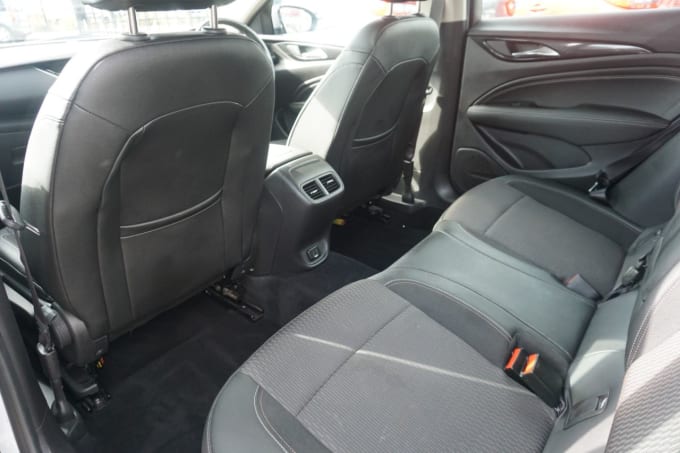 2025 Vauxhall Insignia
