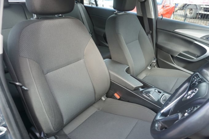 2025 Vauxhall Insignia