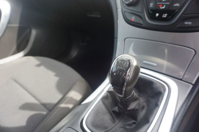 2025 Vauxhall Insignia