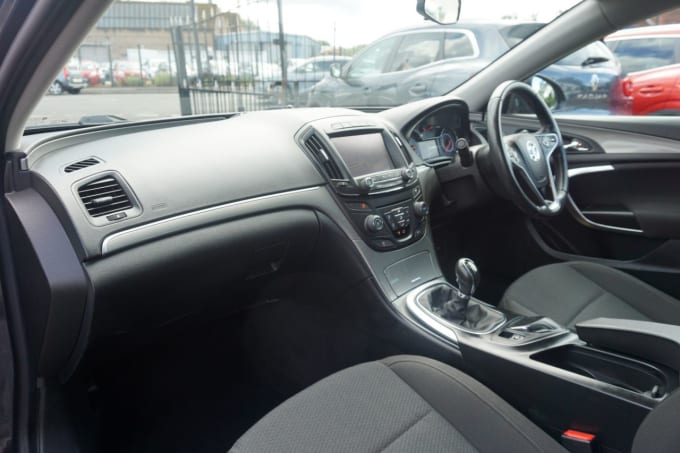 2025 Vauxhall Insignia