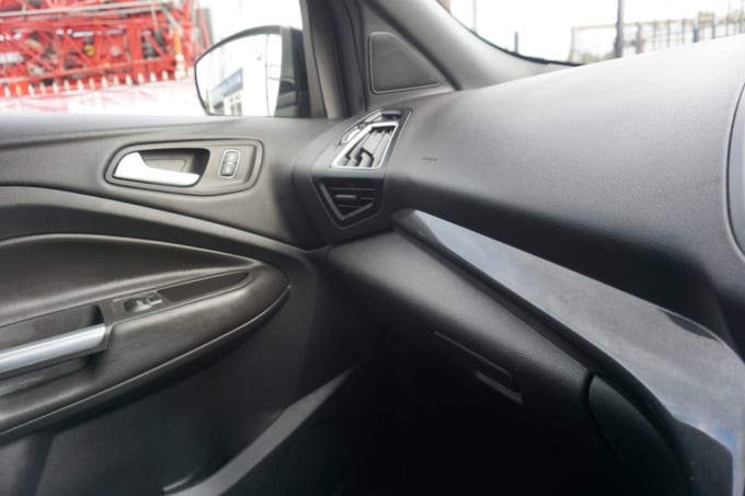 2025 Ford Kuga