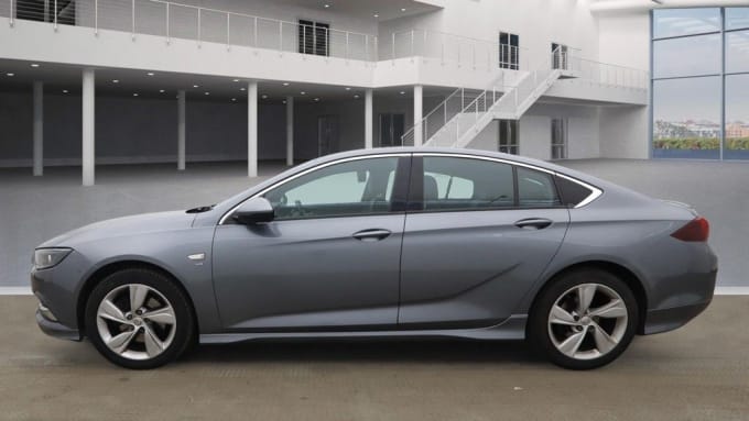 2025 Vauxhall Insignia