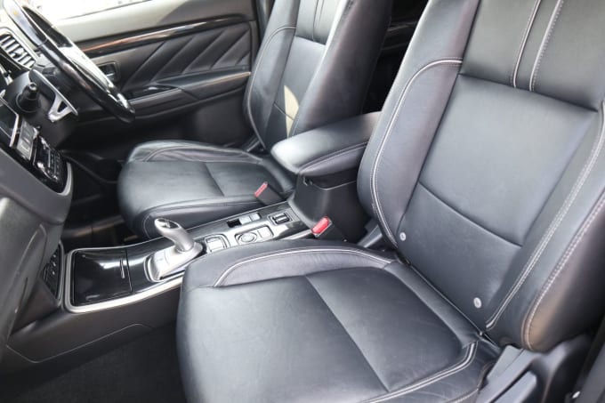 2025 Mitsubishi Outlander