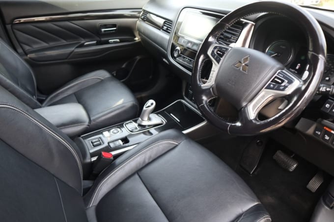 2025 Mitsubishi Outlander
