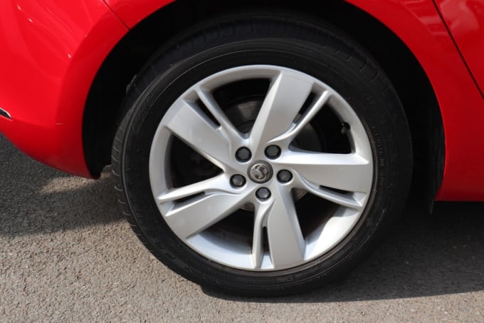 2025 Vauxhall Astra