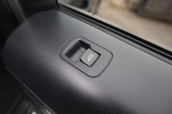 2025 Land Rover Freelander 2