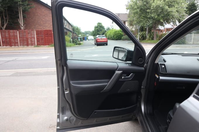 2025 Land Rover Freelander 2