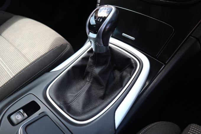 2025 Vauxhall Insignia