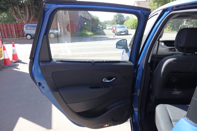 2025 Renault Scenic