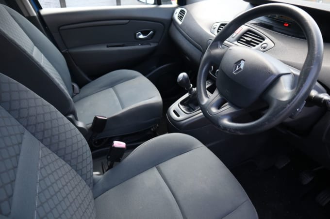 2025 Renault Scenic