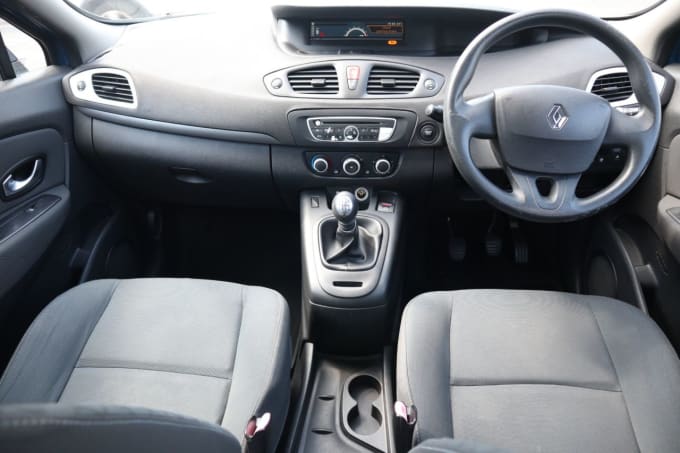 2025 Renault Scenic