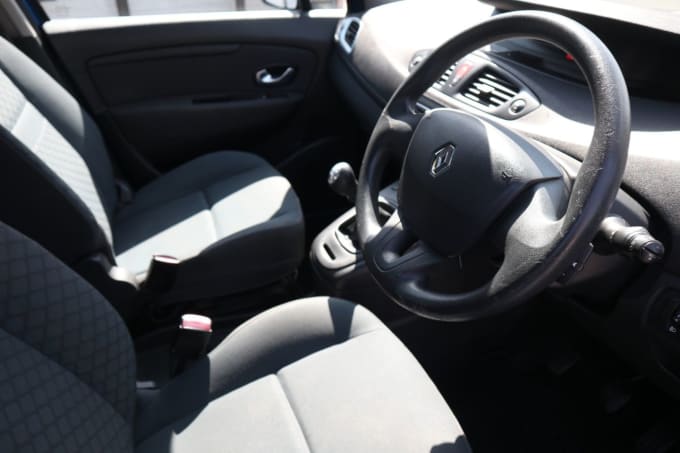 2025 Renault Scenic
