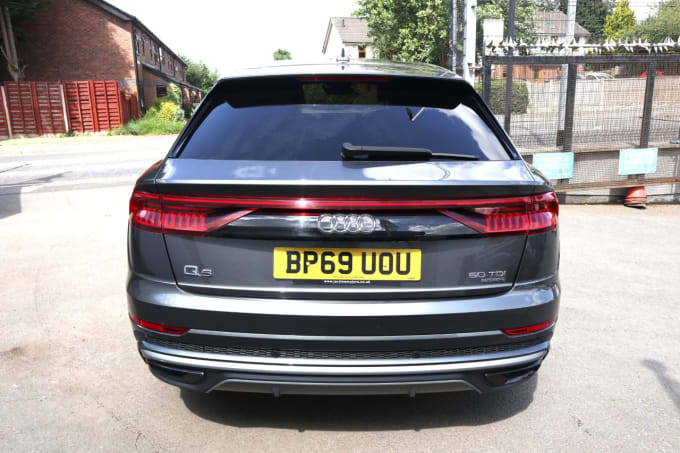 2025 Audi Q8