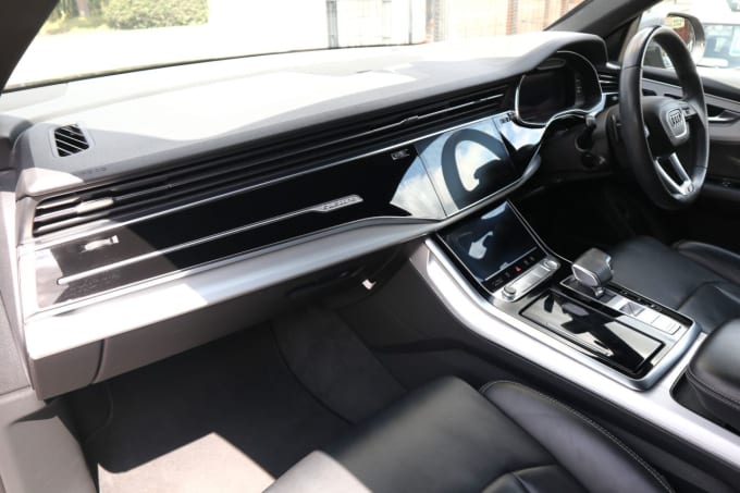 2025 Audi Q8