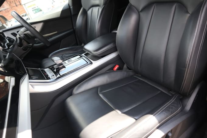 2025 Audi Q8