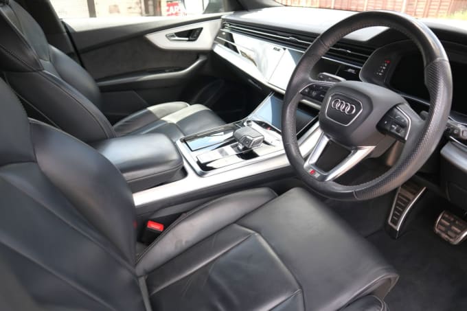 2025 Audi Q8