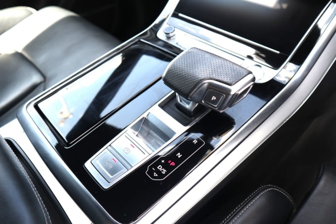 2025 Audi Q8
