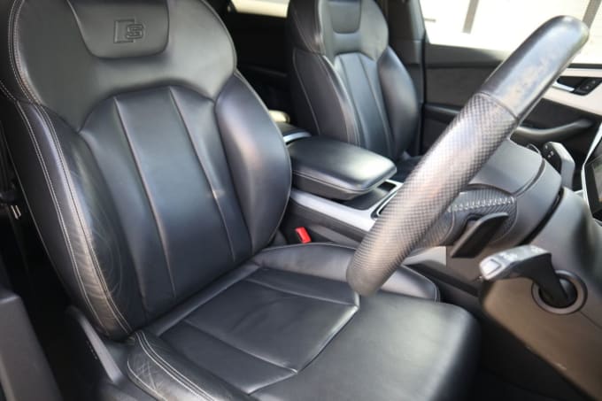 2025 Audi Q8