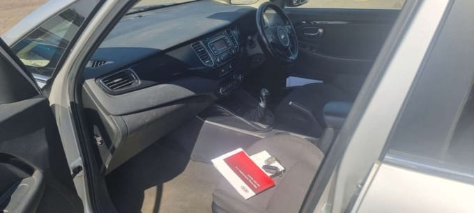 2025 Kia Carens