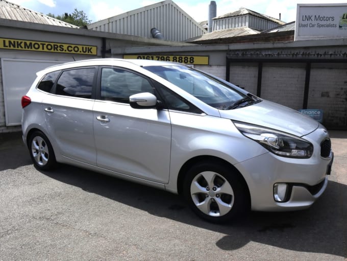 2025 Kia Carens