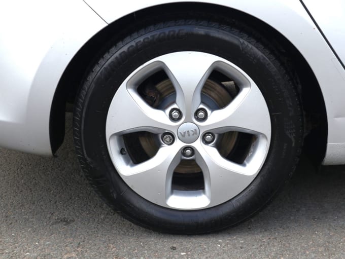 2025 Kia Carens