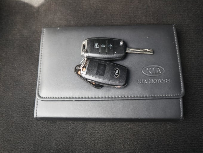 2025 Kia Carens