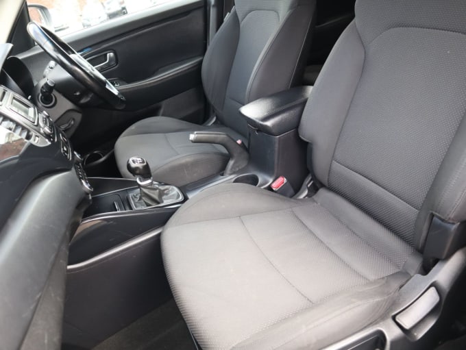2025 Kia Carens