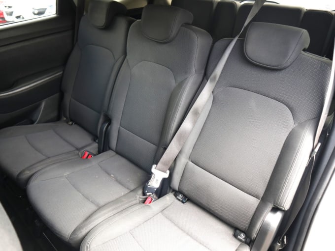 2025 Kia Carens