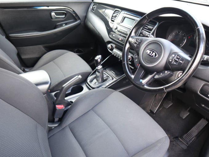 2025 Kia Carens