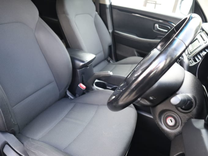2025 Kia Carens