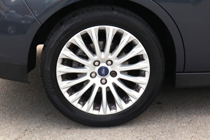 2025 Ford C-max