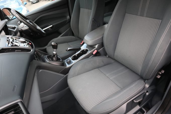 2025 Ford C-max