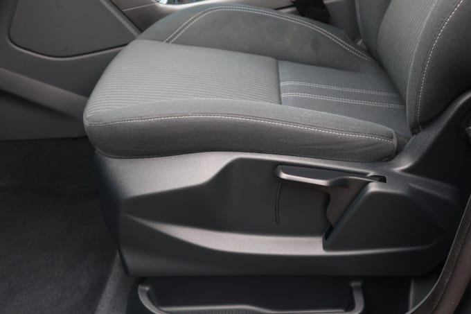 2025 Ford C-max