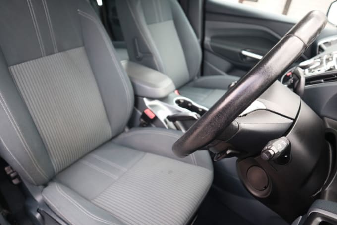 2025 Ford C-max